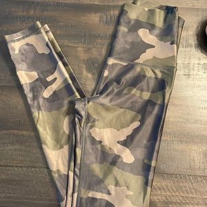 Aerie Offline camo leggings size small. Like new!